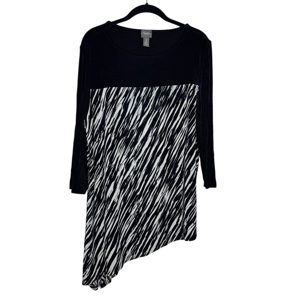 CHICO'S / Travelers black gray zebra printed asymmetrical blouse / 3 (XL)